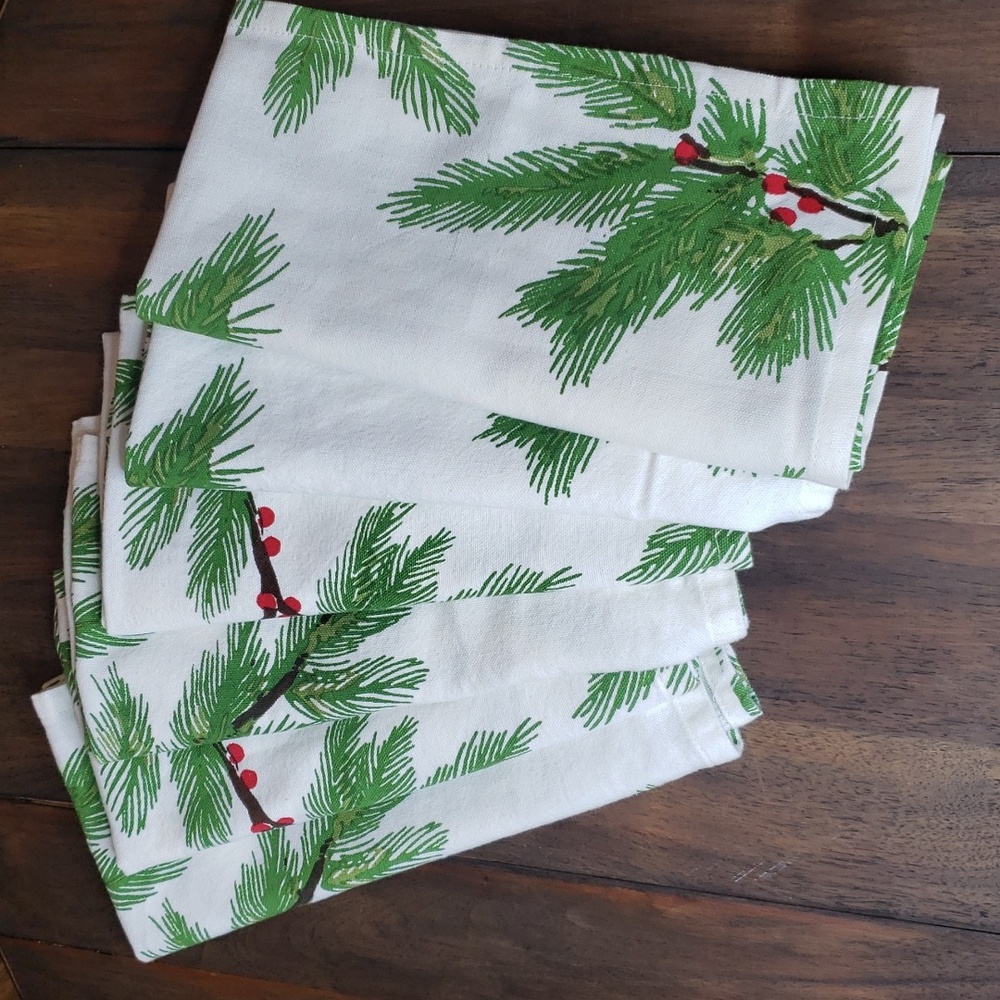 Crate&Barrel Cloth Holiday Pinebough Dinner Napkins Set of 4